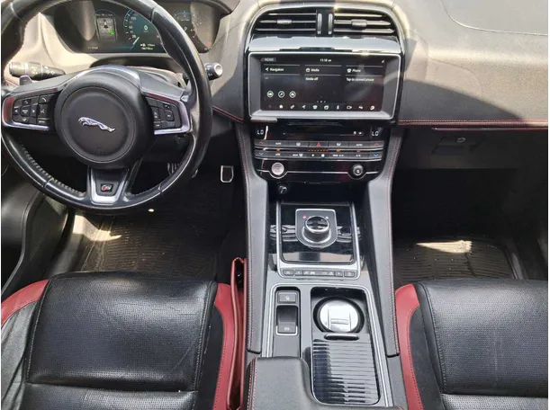Car image 16