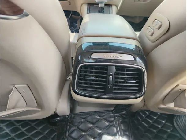Car image 40