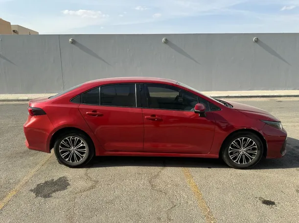 Car image 4