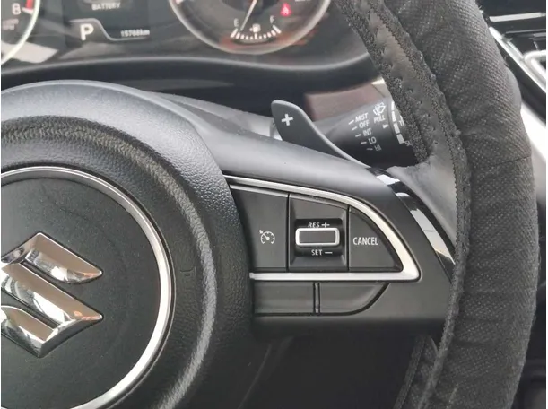 Car image 26