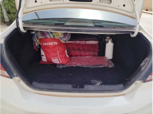 Car image 27
