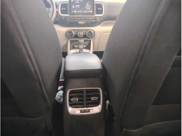 Car image 28