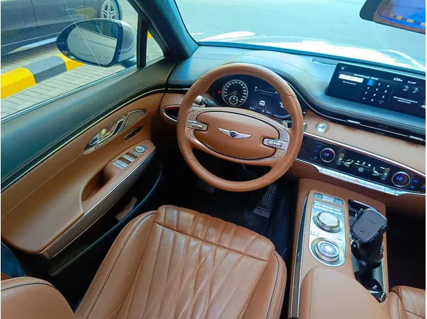 Car image 26
