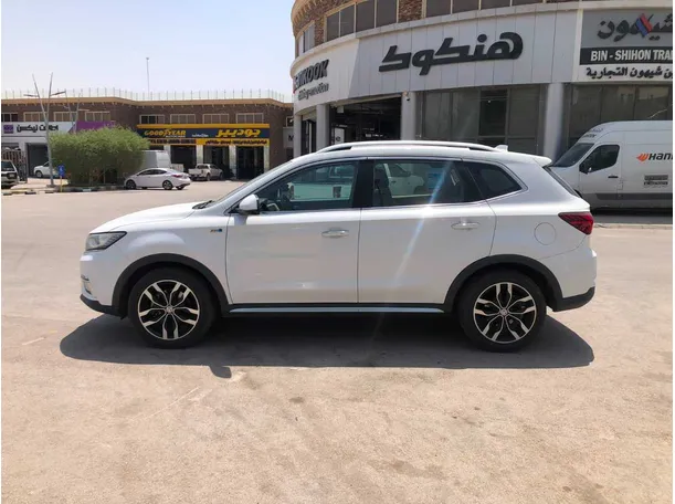 Car image 8