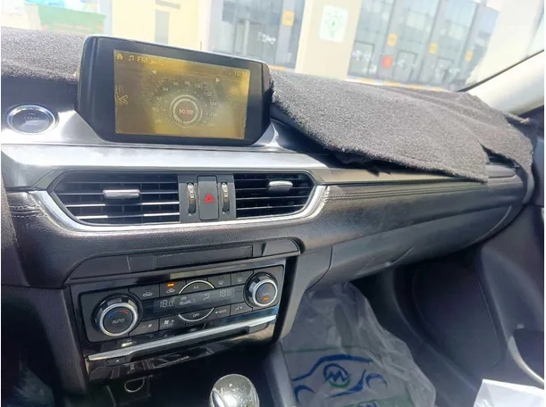 Car image 26