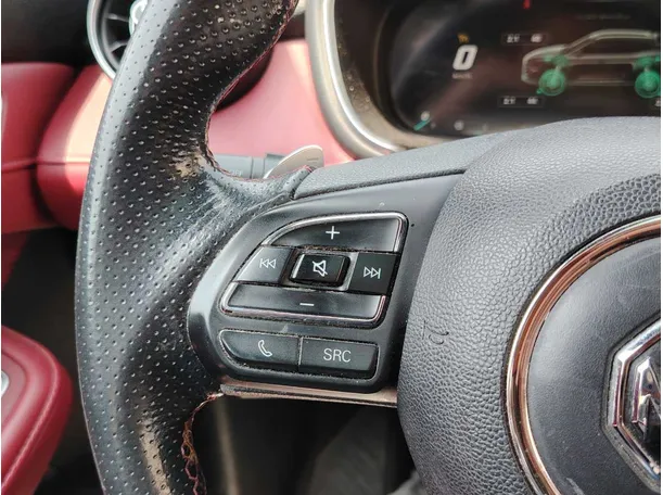 Car image 25