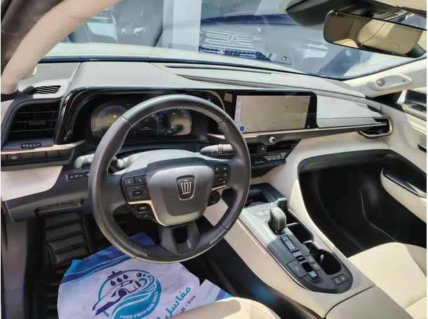 Car image 18