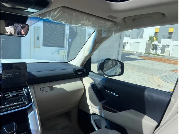 Car image 23