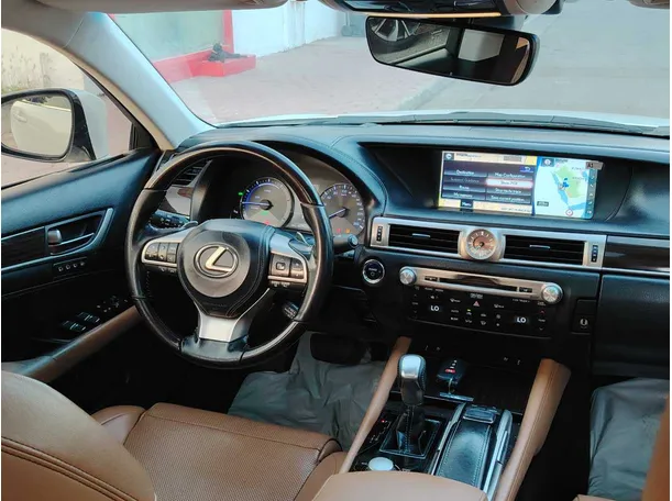 Car image 20