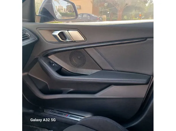 Car image 28