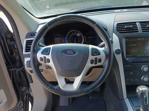Car image 18