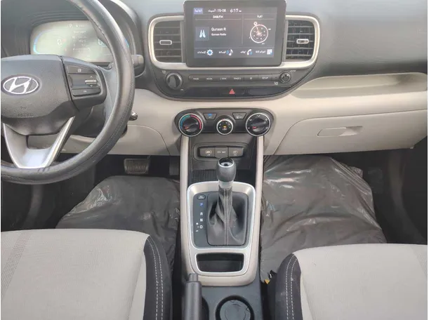 Car image 18
