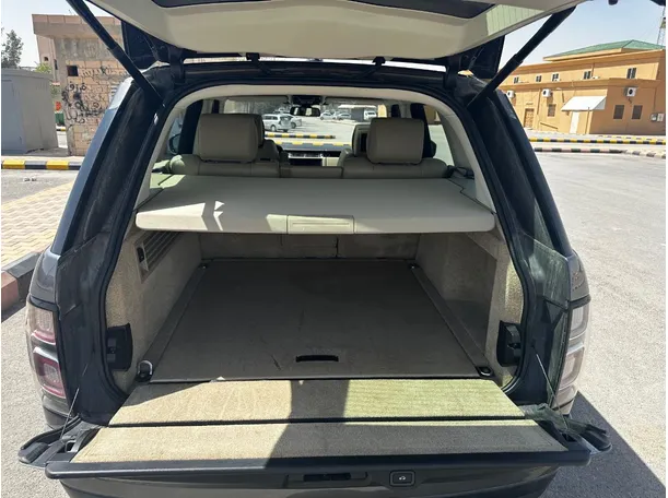 Car image 26