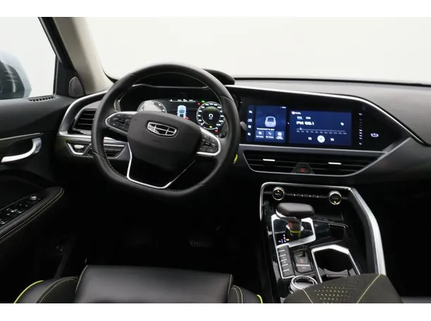 Car image 15