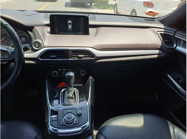 Car image 15