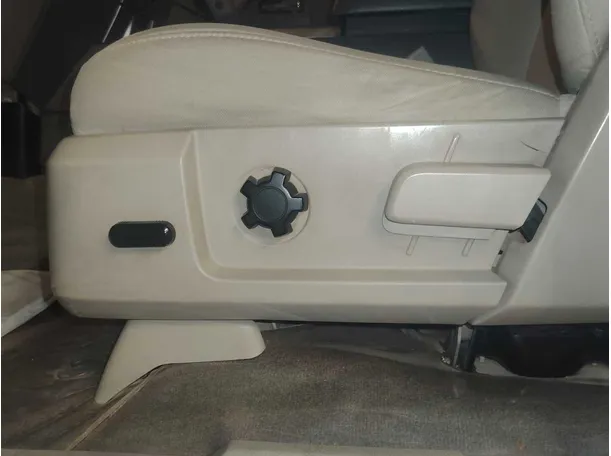 Car image 31