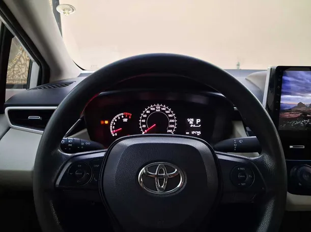 Car image 18