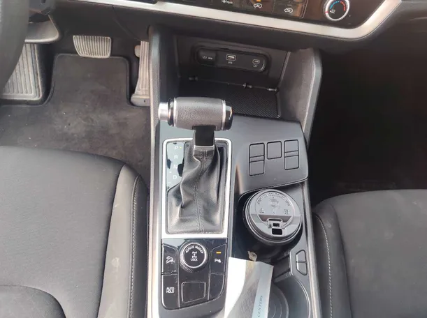 Car image 21