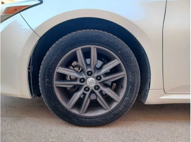 Car image 9
