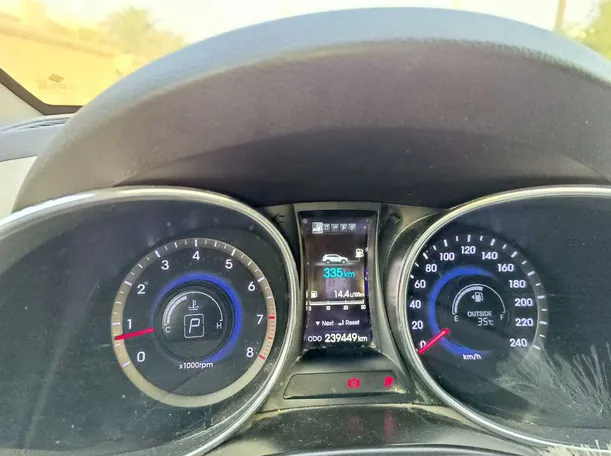 Car image 24