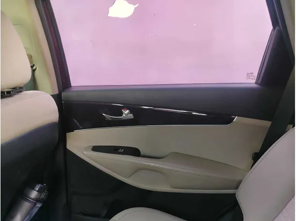 Car image 35