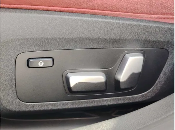 Car image 28