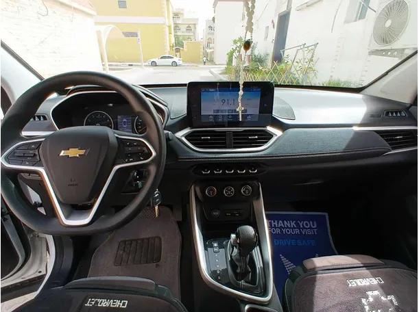 Car image 14