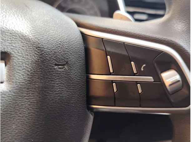 Car image 33