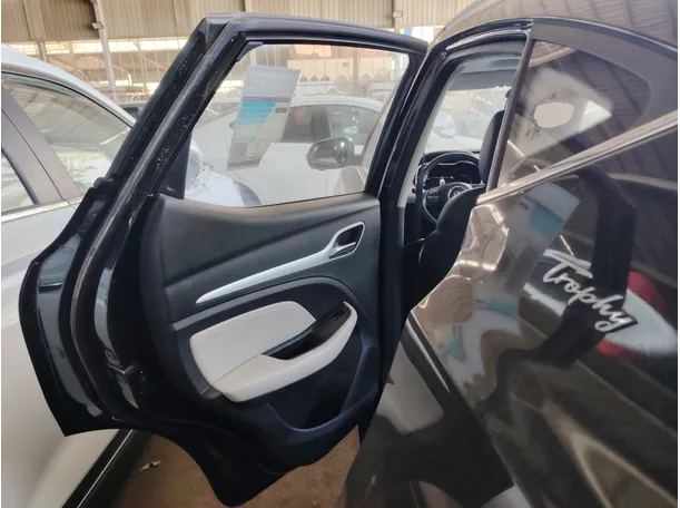 Car image 22