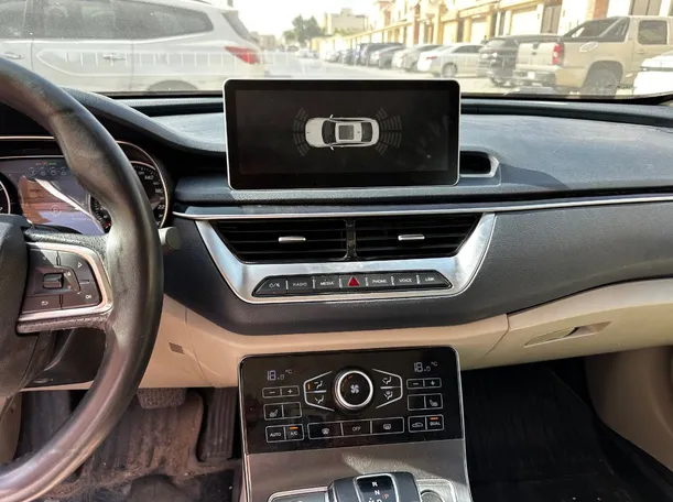 Car image 19