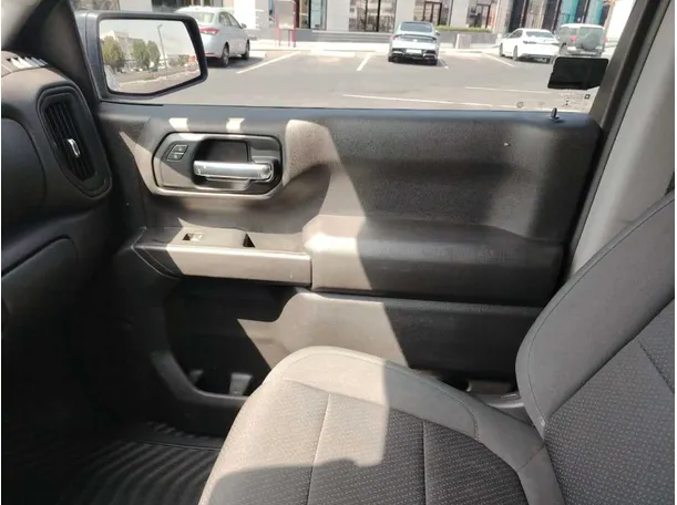 Car image 32