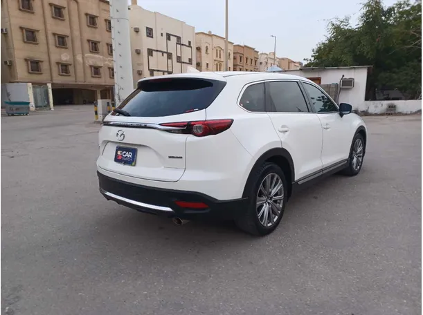 Car image 5