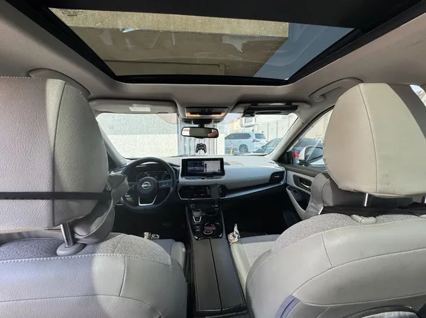 Car image 13
