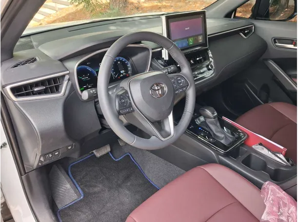 Car image 10