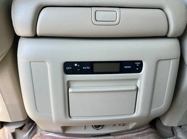 Car image 27