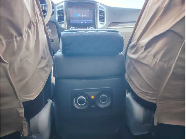 Car image 25