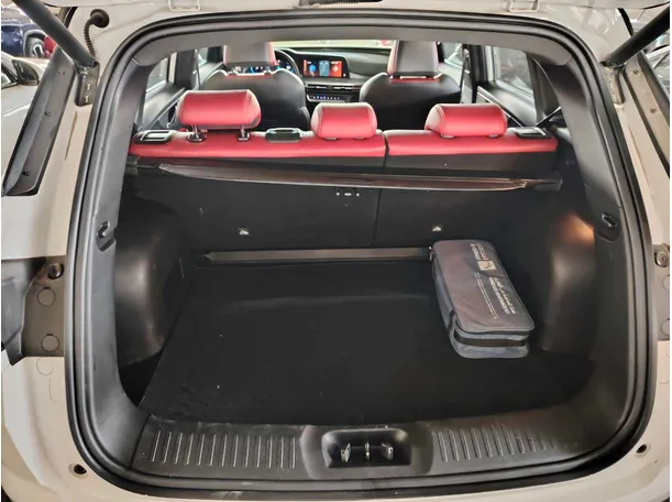 Car image 32