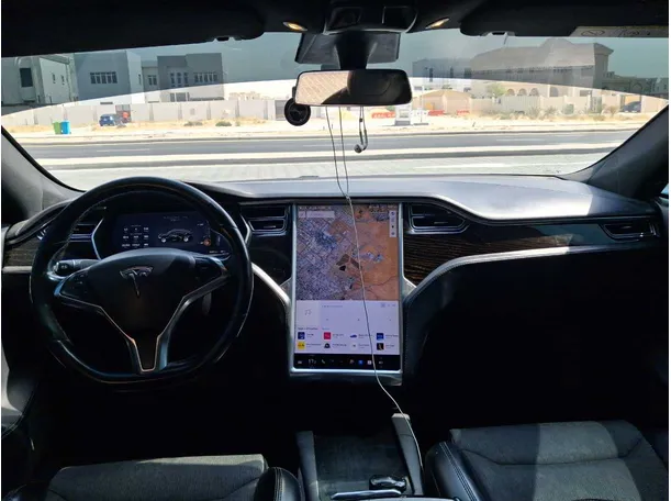 Car image 16