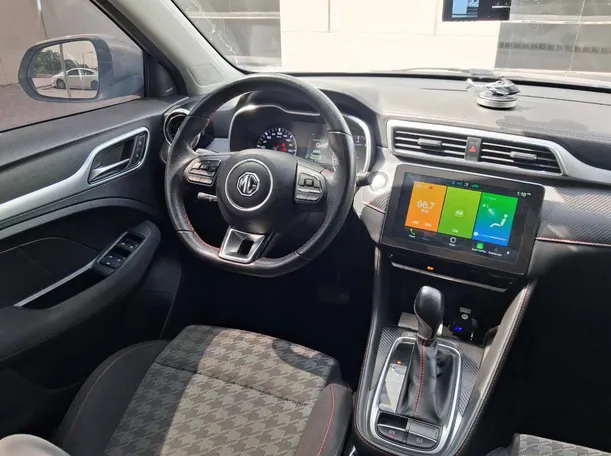 Car image 17