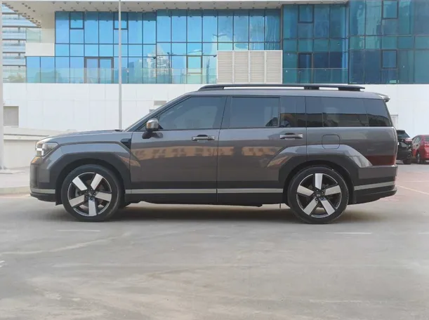 Car image 8