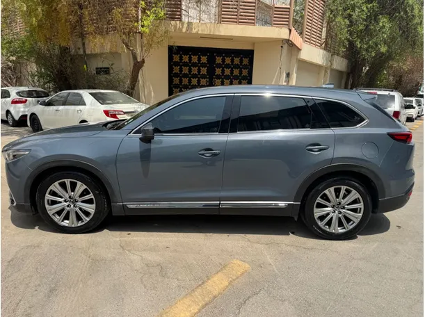 Car image 8