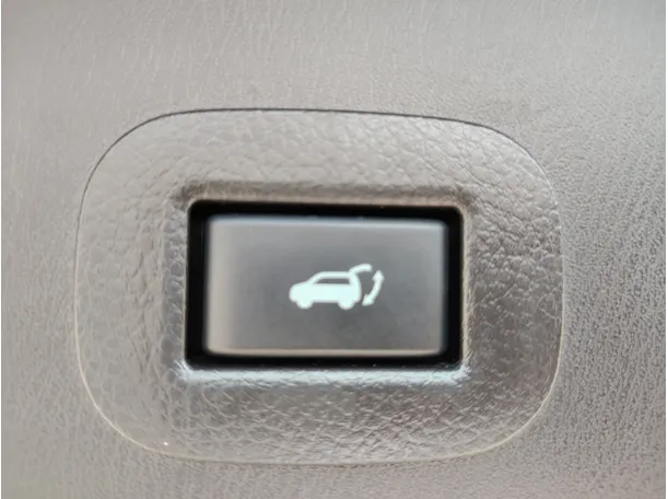 Car image 33