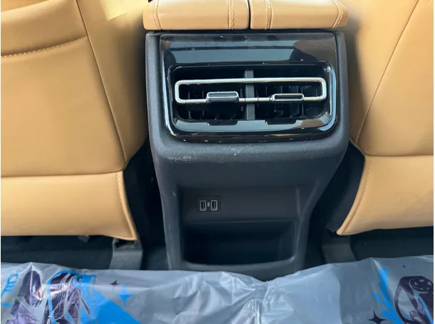 Car image 29