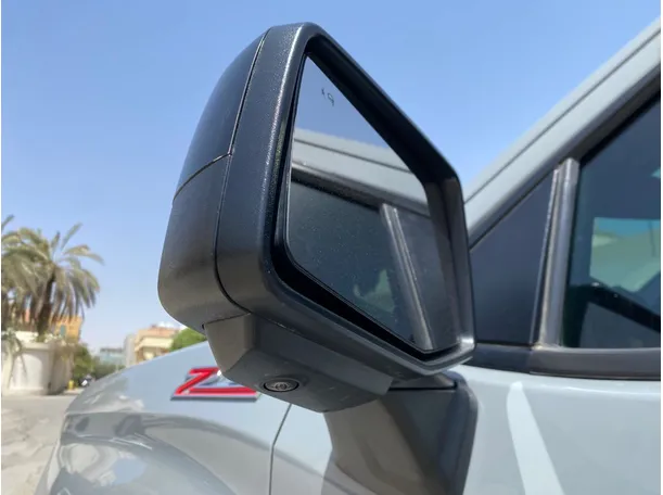 Car image 24