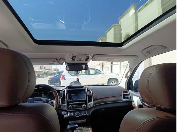 Car image 21