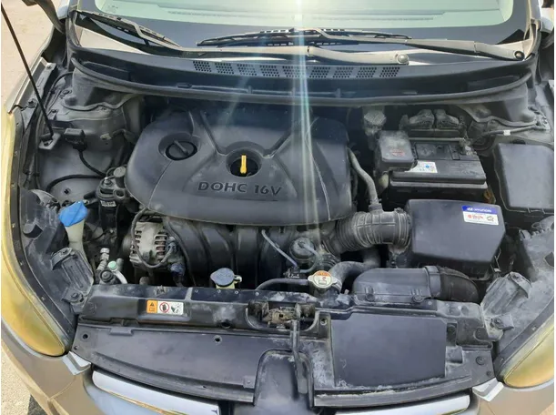 Car image 19