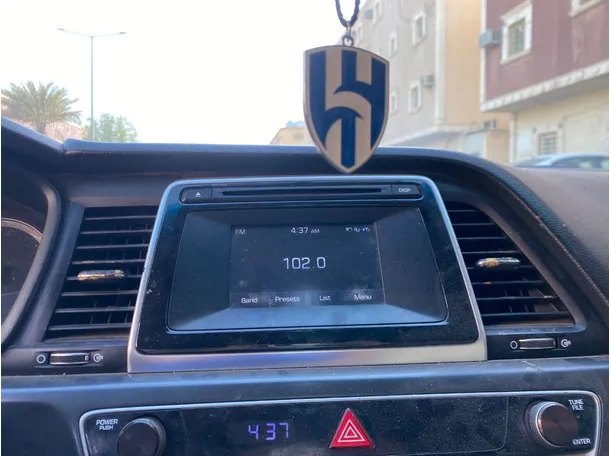 Car image 13