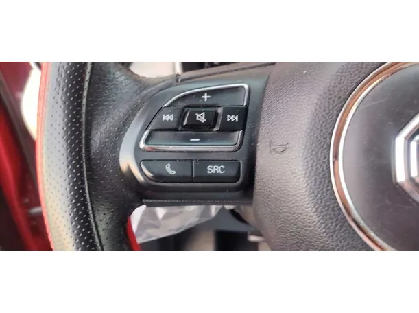 Car image 26