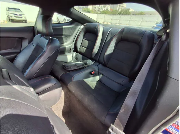 Car image 13