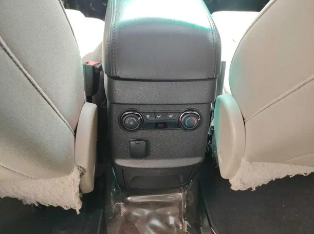 Car image 43